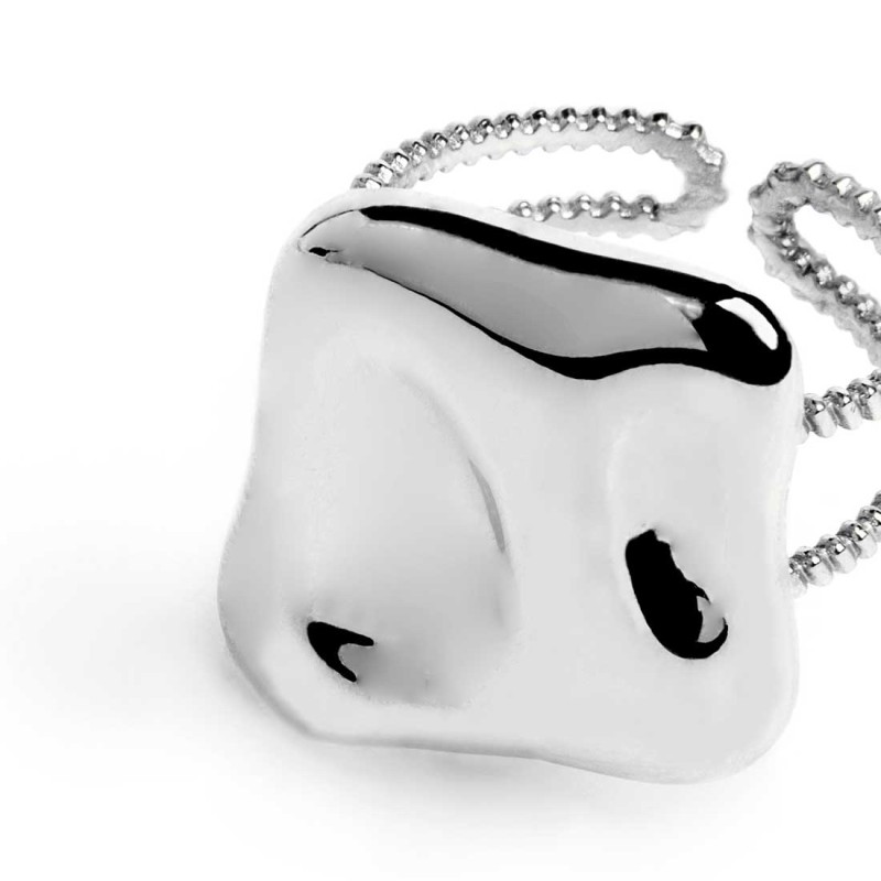 anello-doppia-fascia-con-quadrato-irregolare-martellato (2)
