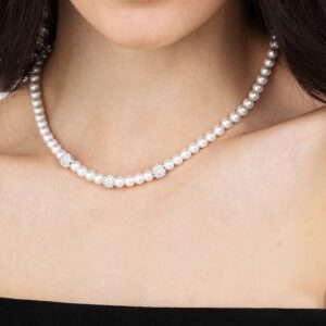 collana donna Luca Barra in acciaio indossata
